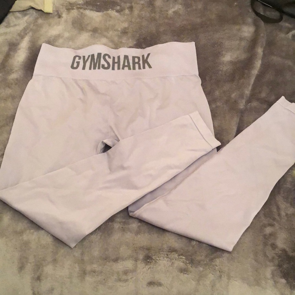 Grey/purple Gymshark leggings.